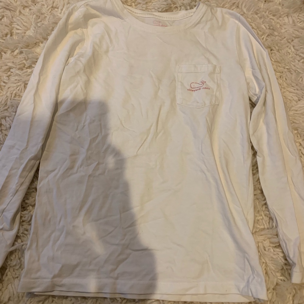 White vineyard vines Santa shirt!